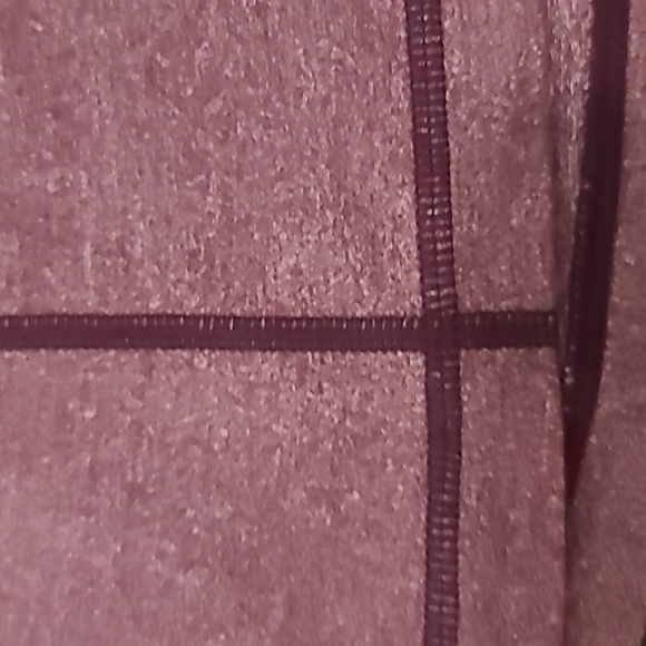 Lululemon Scoop Neck Tank, Sz 8, Heathered Plum. EUC - Picture 4 of 10